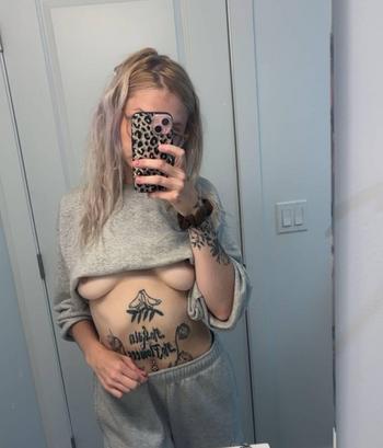 Sadie, 22 Caucasian/White female escort, Yellowknife